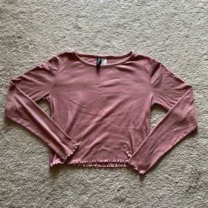 Pink long sleeve Divided crop top with scalloped edges, size medium